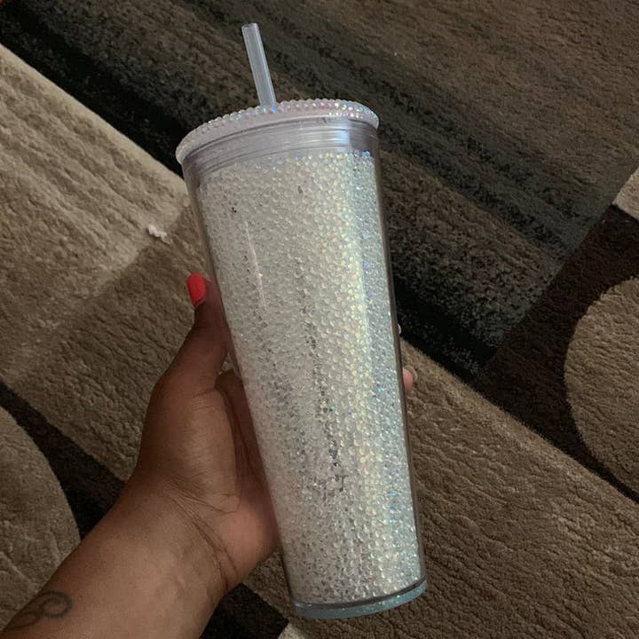 Gobelet rempli de strass transparents pour la vente par Dukes Designs & Creations