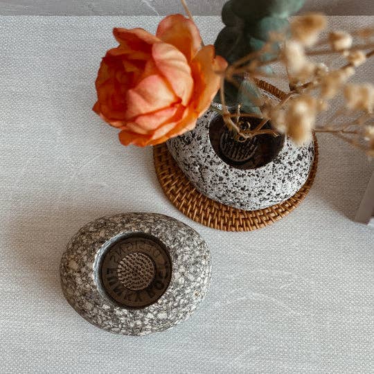 Bloomist - Vendita all'ingrosso Vasi - Vaso Ikebana in Pietra da Spiaggia2