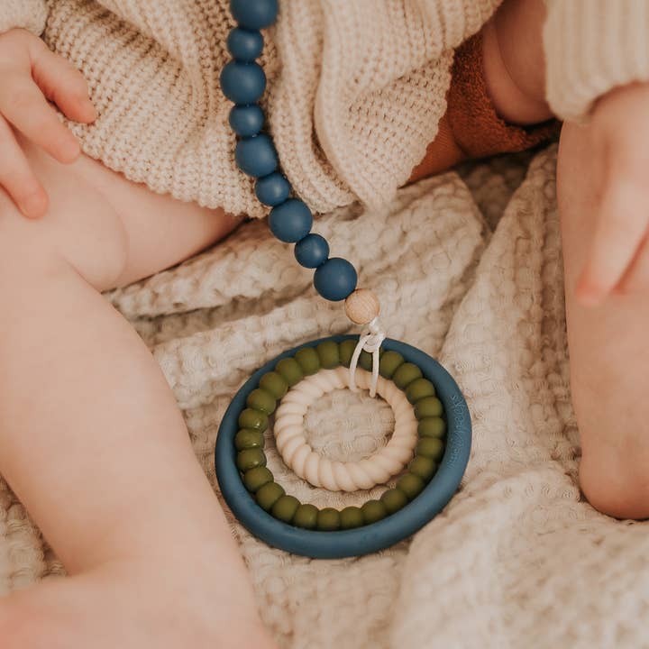 TRIO Anneaux - Leo pour la vente par Little Cheeks