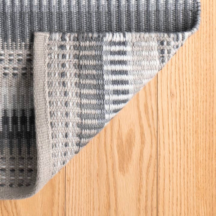 Annie Selke - Wholesale Area Rug - Folly Handwoven Indoor/Outdoor Rug | Grey4