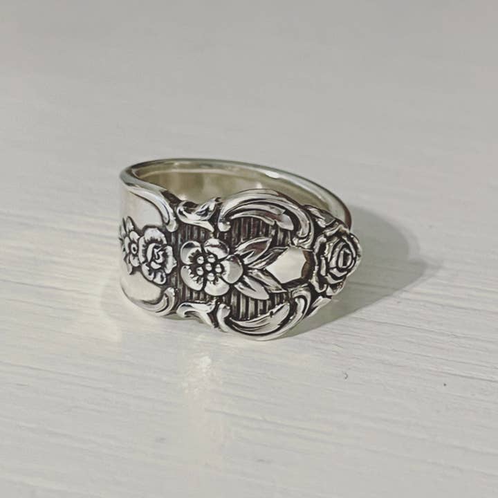 Spoon Jewelry By Emily – wholesale Cocktail/Statement Ring – Distinction Vintage skedring