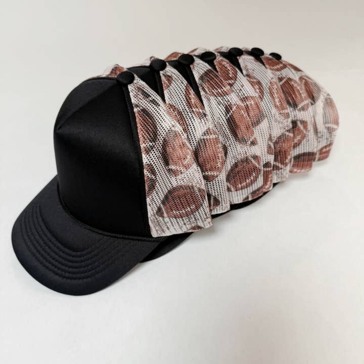 TEELUX - TRUCKER PET BLANK - Zwart Voetbal voor wholesale door TEELUX