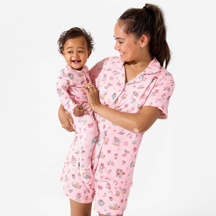Bellabu Bear - Wholesale Sleepwear Set - Women's - Candy Cane Lane Bamboo Women's Pajama Short Set1