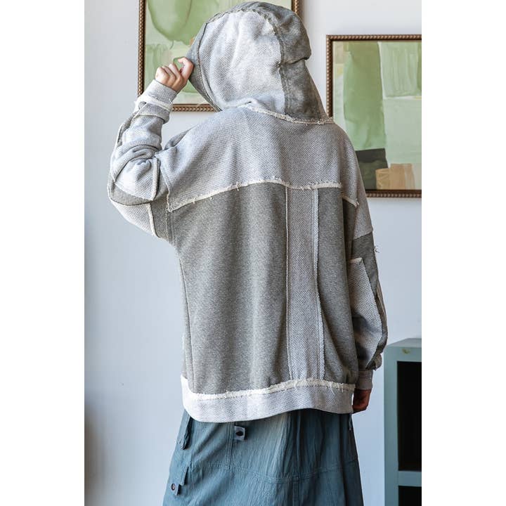 Oli&Hali – wholesale Hoodie - Dam – TOPP MED HUVA MED DRAGSKO I KONTRASTERANDE LAPPTÄCKE