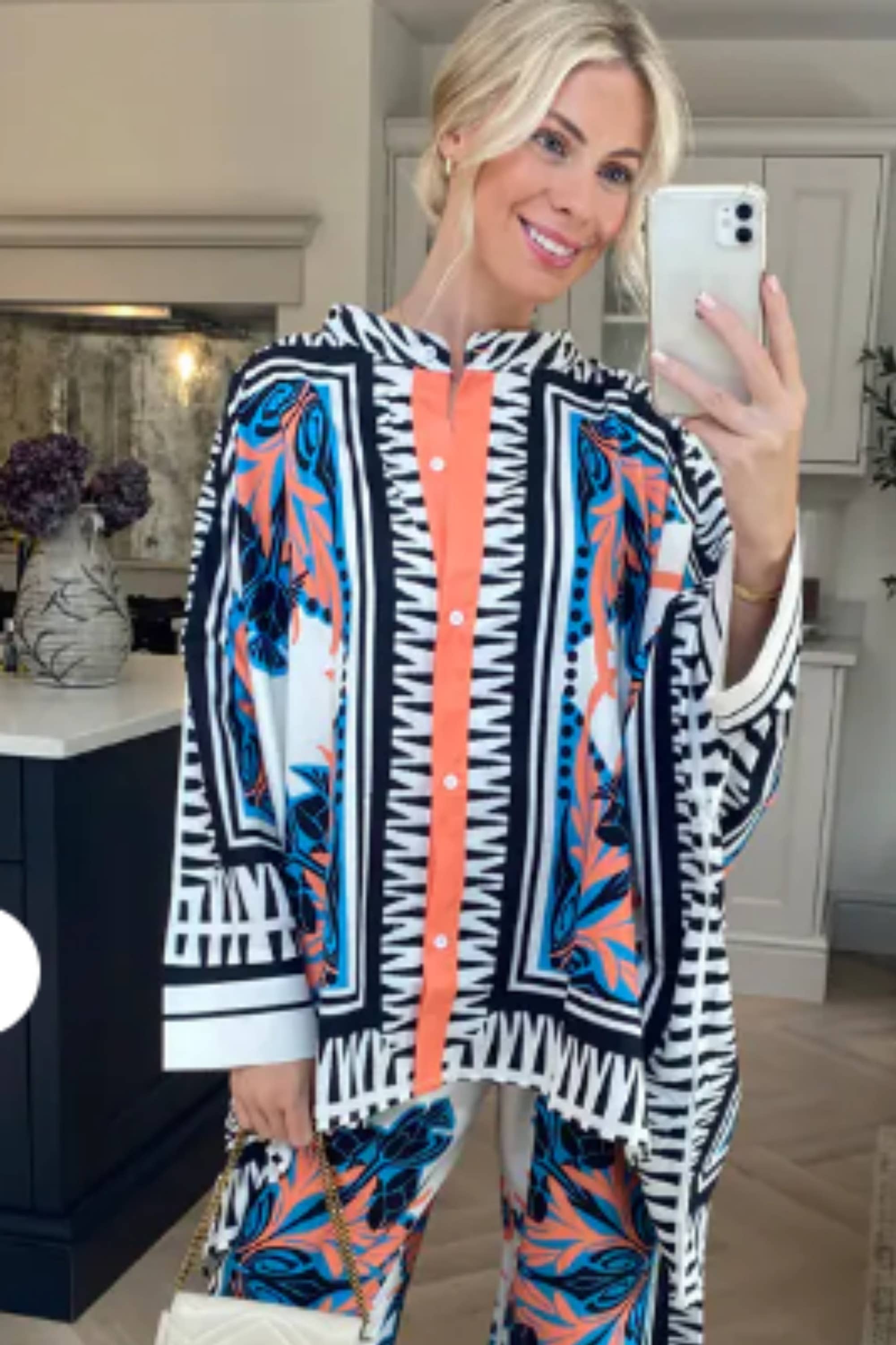 CY FASHION. LONDON – wholesale Shirt – Women’s – Floral and Leaves Print Oversized shirt