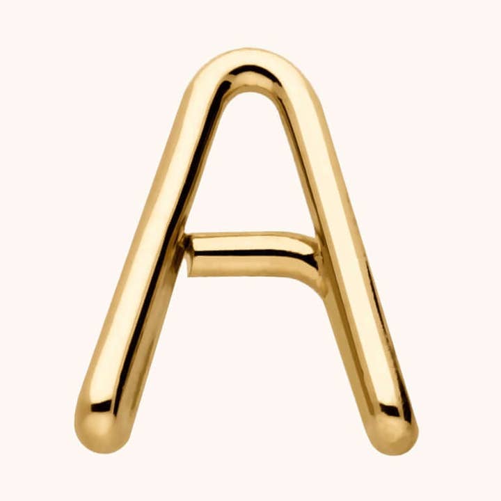 Puce d'Oreille Capitale Initiale - or jaune laminé pour la vente par Atelier Paulin