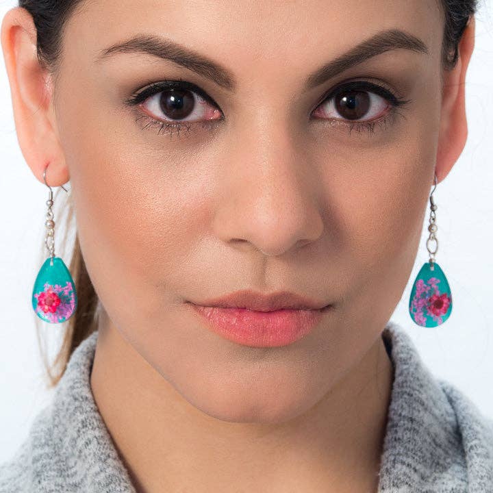 Blumen-Ohrringe rosa-grüne Kugel Bea Ohrringe für den Großhandel von Hanami Real Flower Jewelry