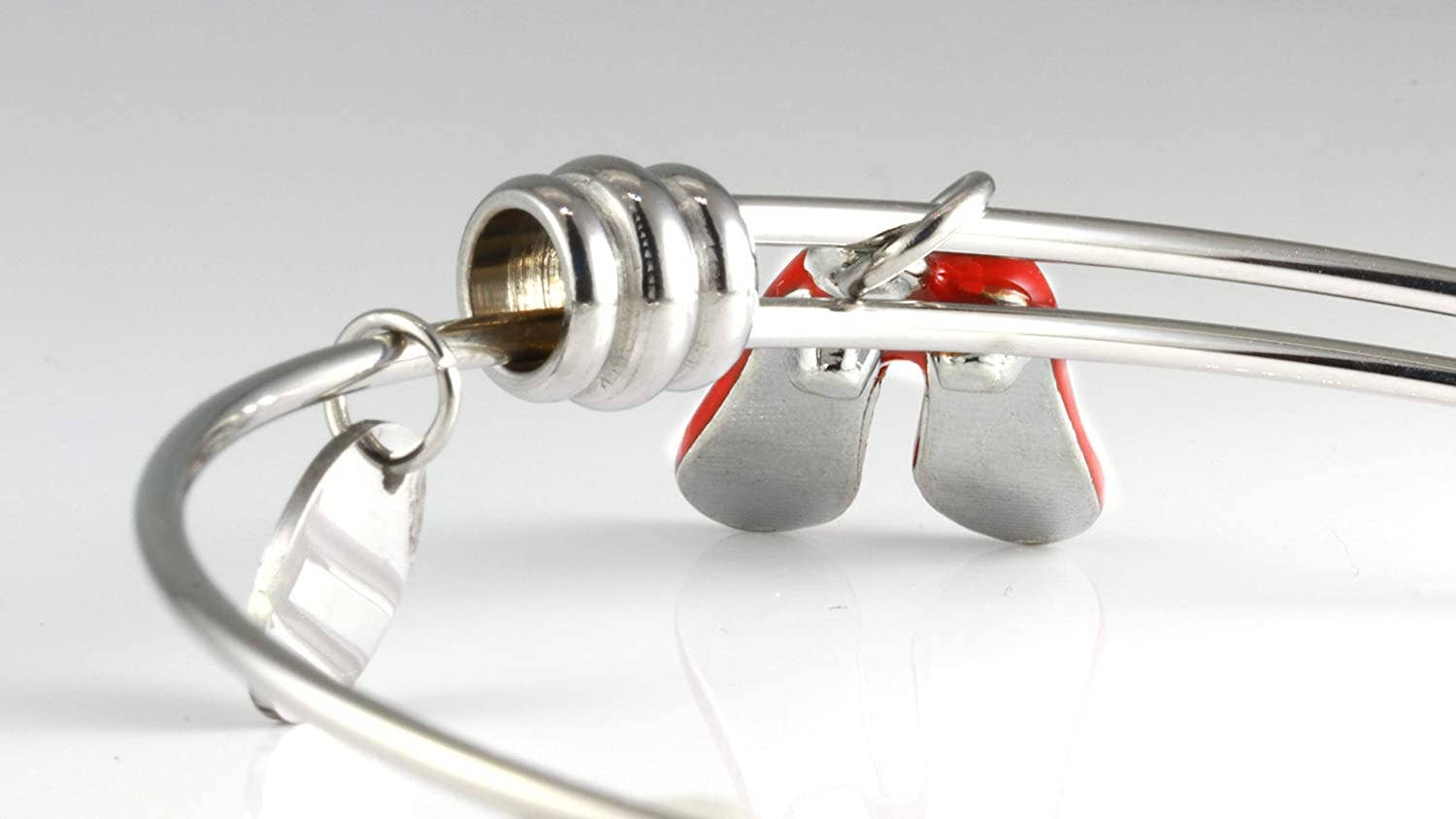 Dave The Bunny – Engroshandel Armbånd med vedhæng – Troldmanden fra Oz | Ruby hjemmesko smykker eller Ruby Red Slippers armbånd armbånd for Fans af Troldmanden fra Oz Gaver eller Troldmanden fra Oz Samleobjekter af Ruby Red Tøfler til Dorothy fra Troldmanden fra Oz Party Favor6