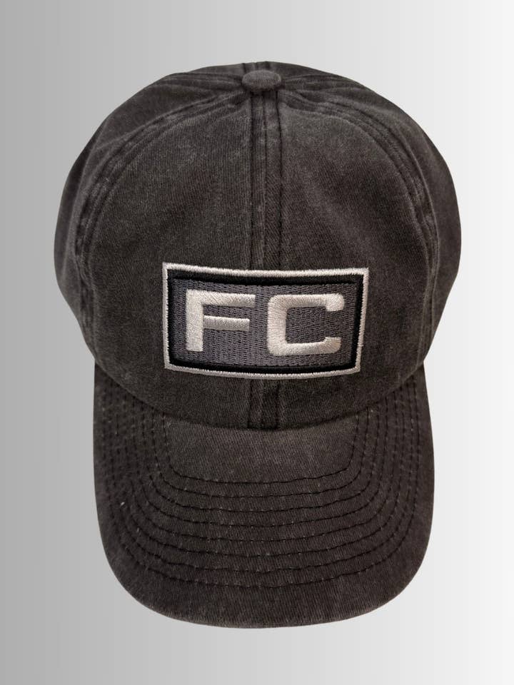 Førsteklasses falmet sort ustruktureret kasket for engroshandel hos PRIV Collections