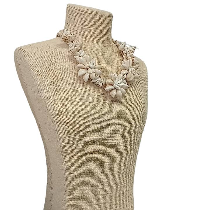 Bijoux Envie Statement Jewelry – wholesale Pärlband/Pärlhalsband – Snäckskalshalsband | Blomhalsband | Strand | Vår | Boho