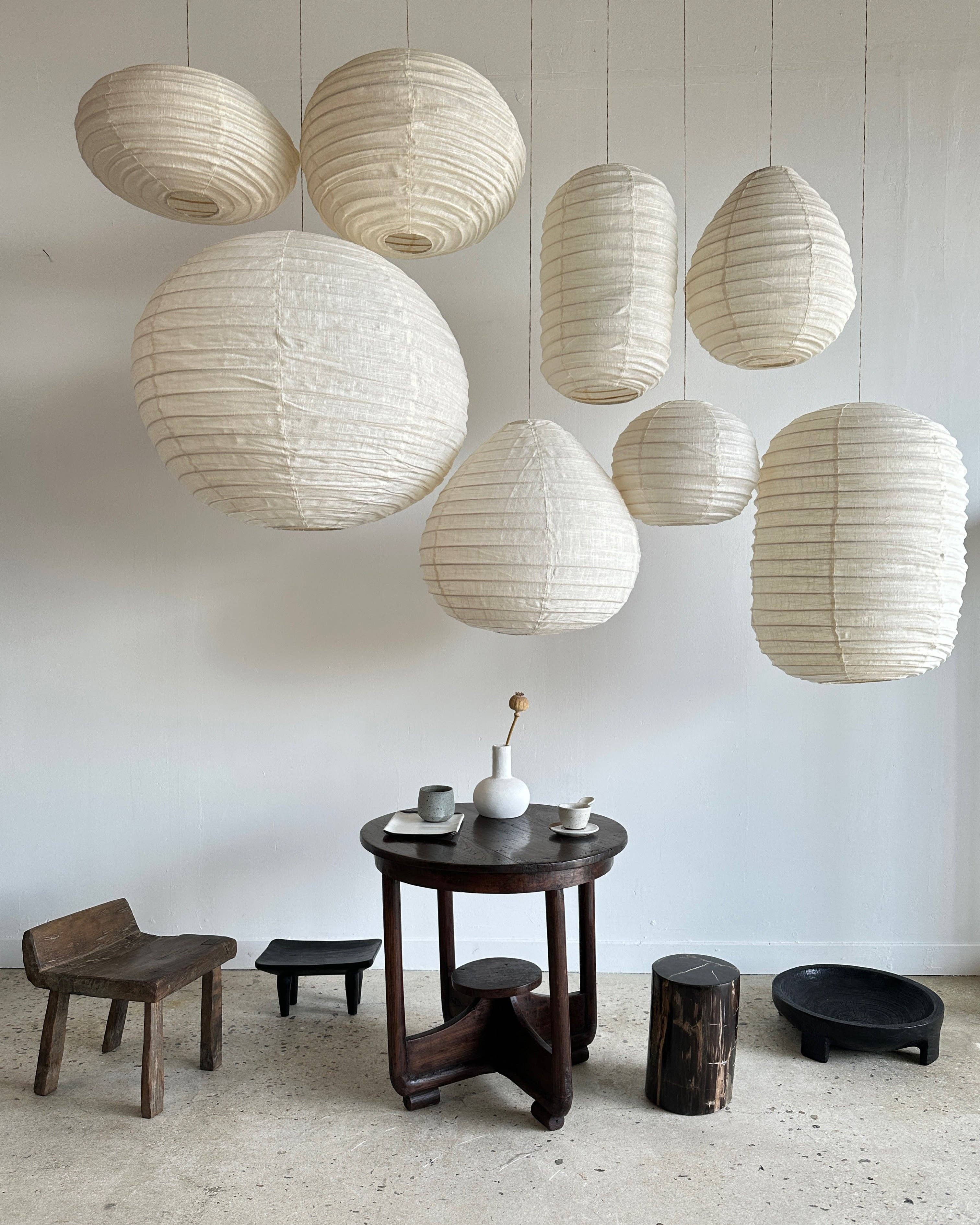 Office Objets - Wholesale Chandelier/Hanging Light - Large Japanese-style pendant light in natural rattan and linen, drop-shaped H55 D6012