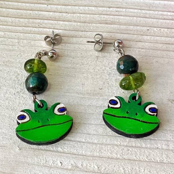 Frosch-Ohrringe aus Holz für den Großhandel von Daffodil