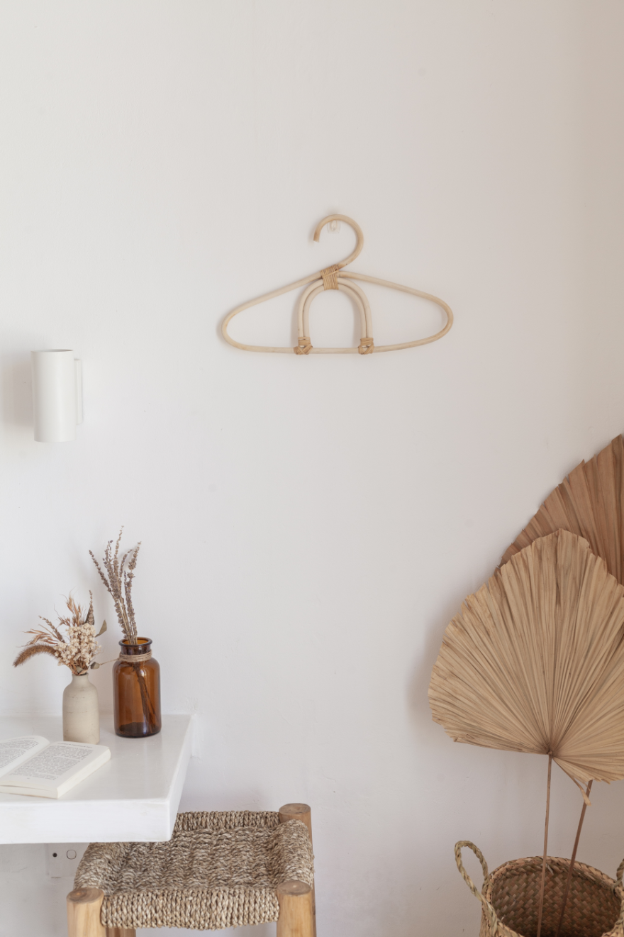 Village Thrive - Wholesale Clothes Hangers - Rainbow Rattan Hanger0