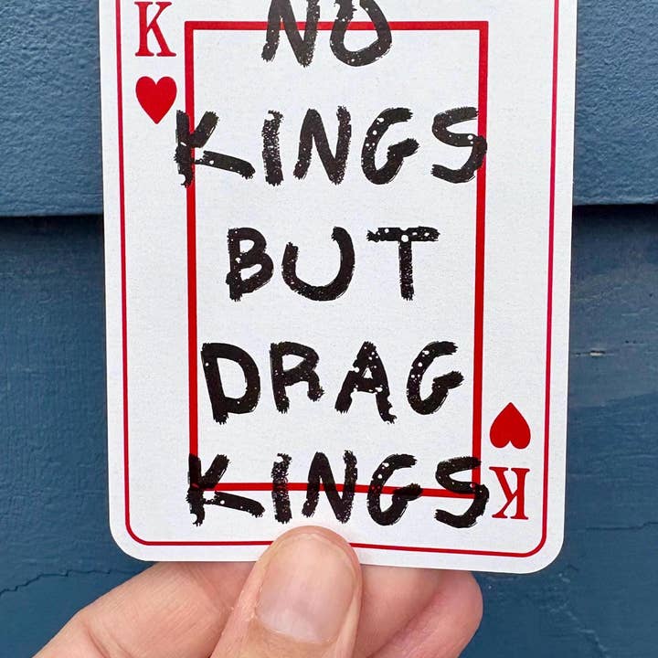 Pegatina impermeable de orgullo queer anti-Trump de Drag Kings para venta al por mayor de Anna Liz Heart Designs