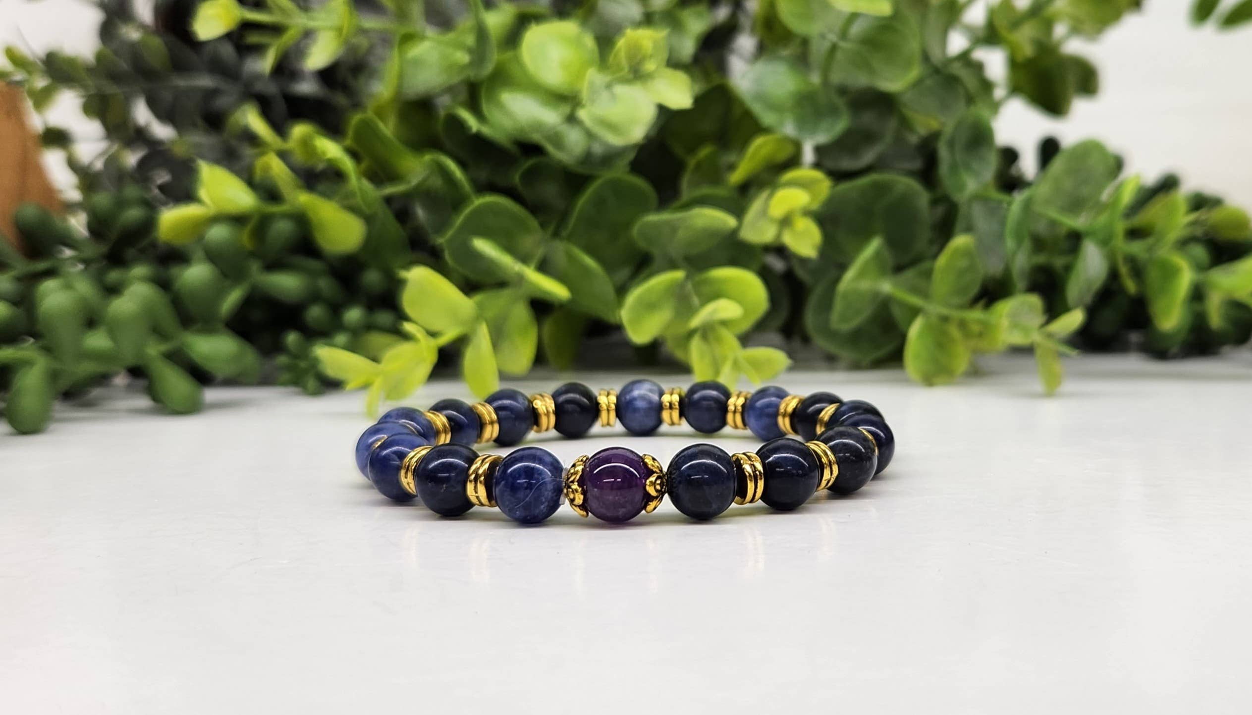 Meraki Gemstones - Wholesale Beaded Bracelet - ANXIETY SUPPORT - Sodalite/Amethyst (center) with Gold color