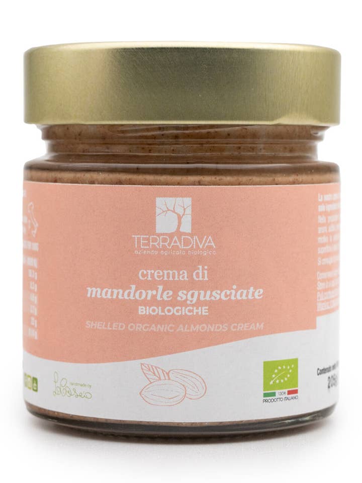 100% organic shelled almond cream - made in Italy for wholesale by Terradiva Azienda Agricola Biologica