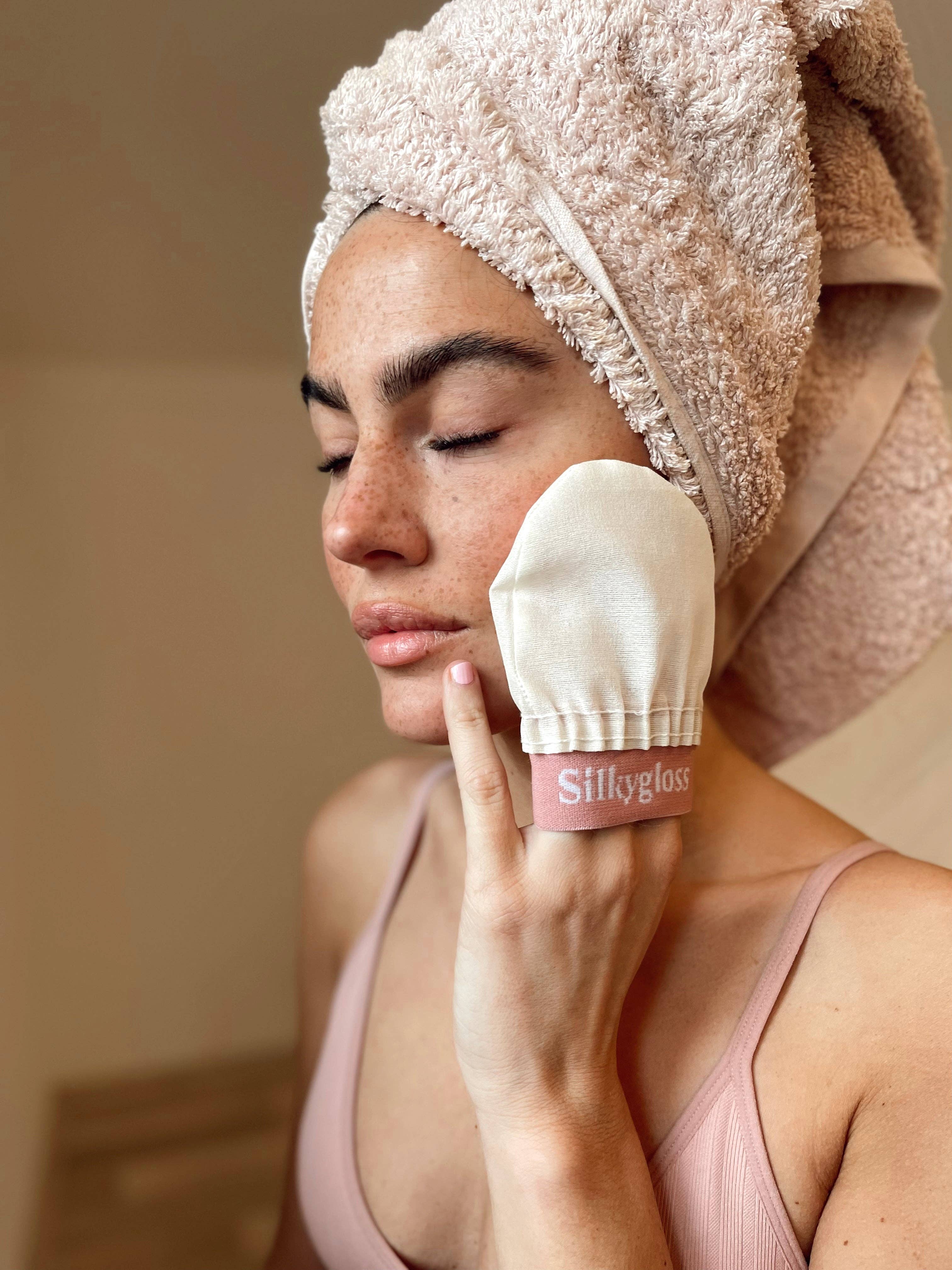 Silkygloss - Wholesale Exfoliating Gloves/Mitts - The Original Silkygloss Face Glove3