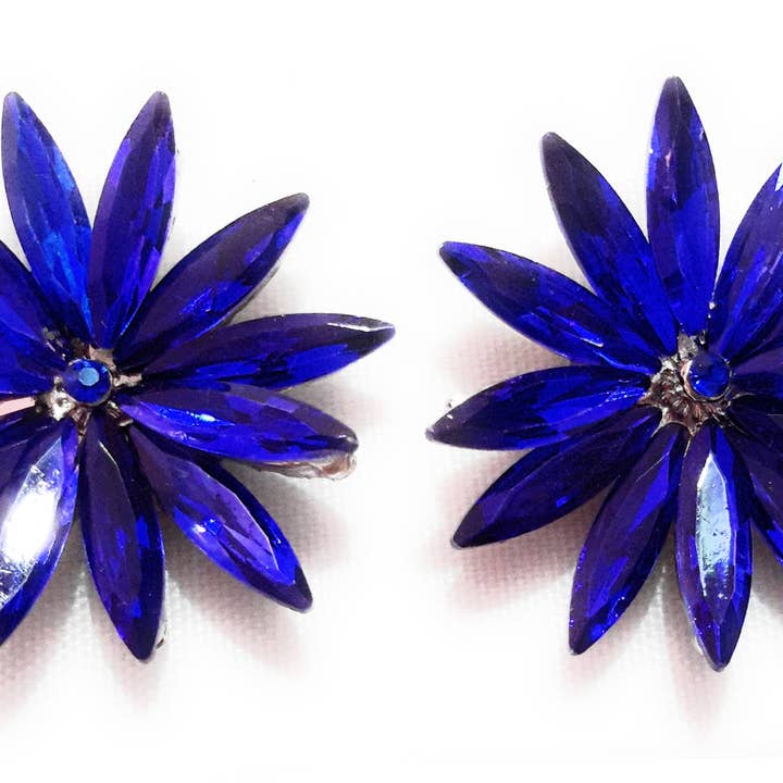 Daisy Crystal Earrings · Sapphire for wholesale by BRANDELIA