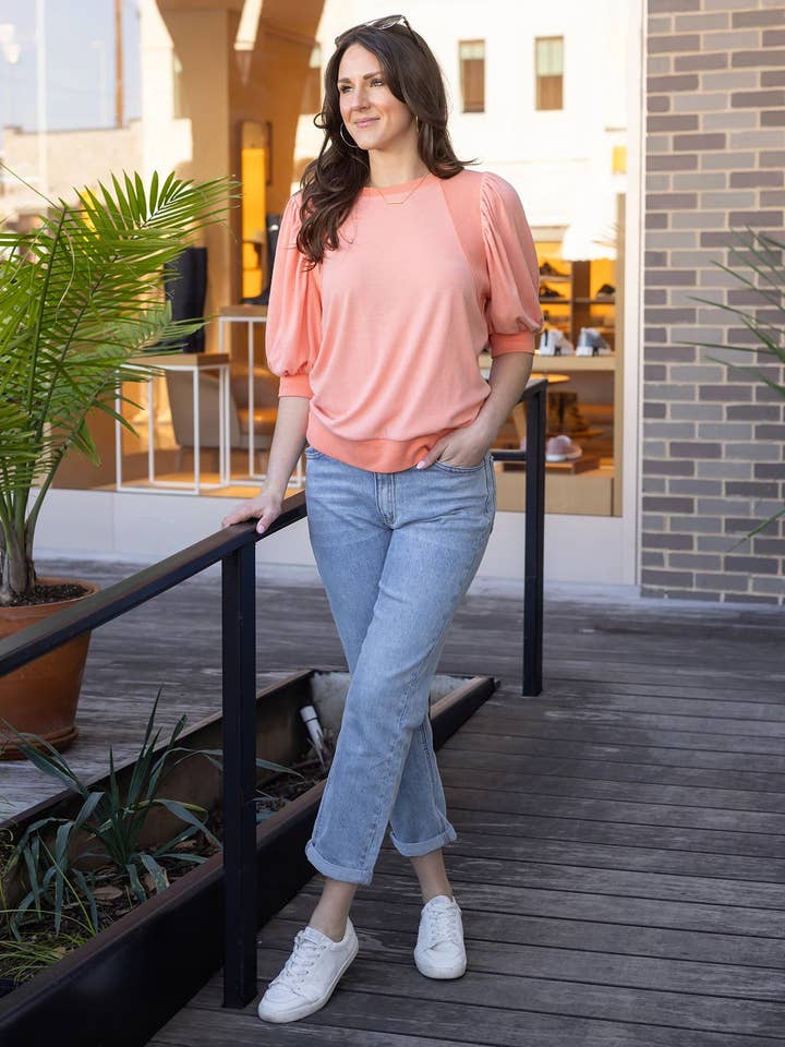 Corail Haut à manches bouffantes bicolores en corail en vente sur Faire1