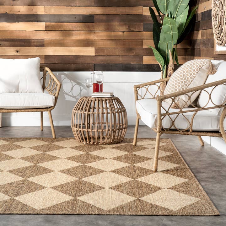 Beige Sabina Diamond Trellis Indoor/Outdoor Area Rug for wholesale on Faire6