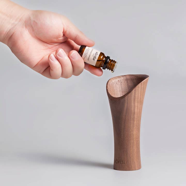 Vorda - Wholesale Reed Diffuser - Calla Lily Wood Diffuser-Canadian Walnut1