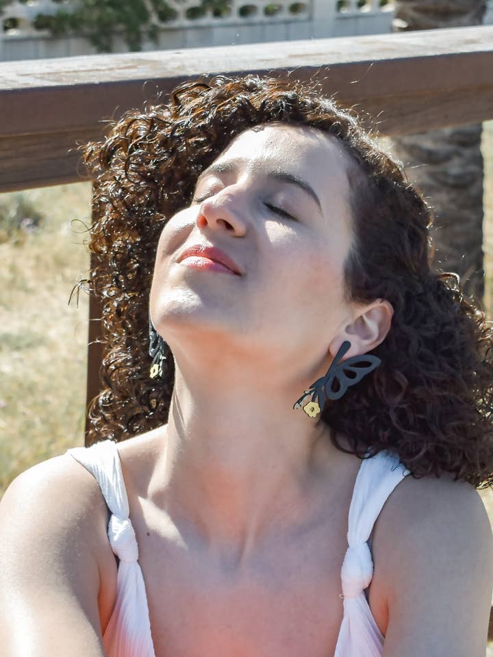 Pendientes Elegancia de Mariposa Negro para venta al por mayor de Seron