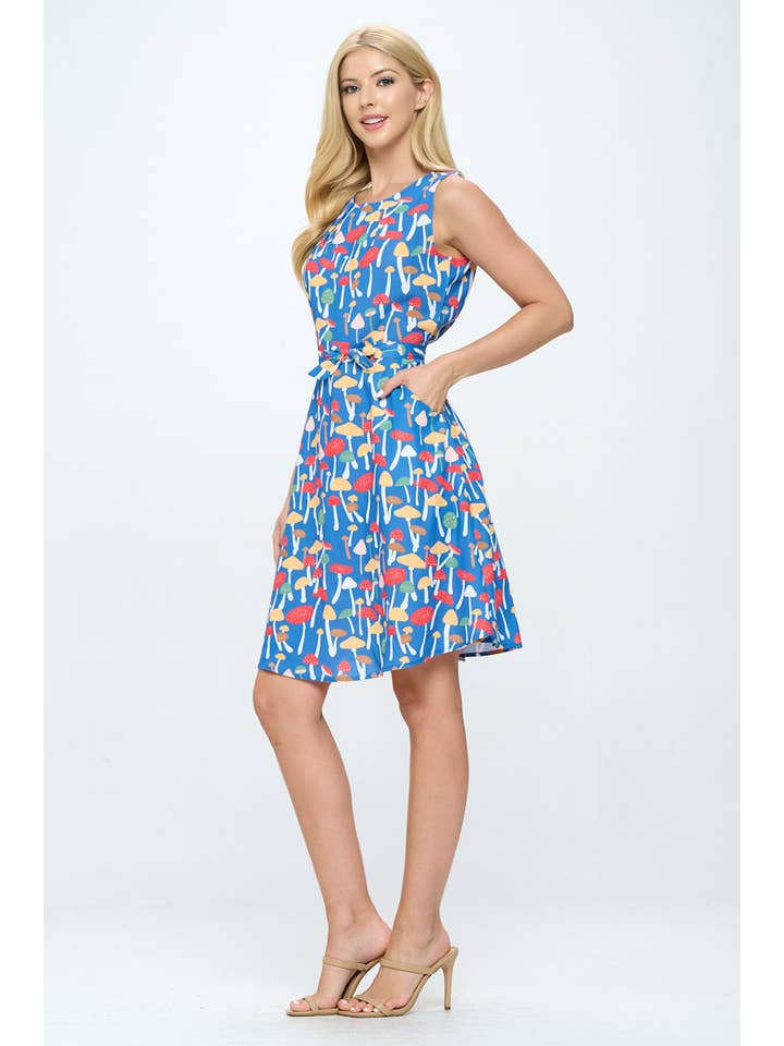 SM WARDROBE - Wholesale Jurk - Dames - VINTAGE GEÏNSPIREERDE JURK MET CHAMPIGNONPRINT TAILLE STROP4