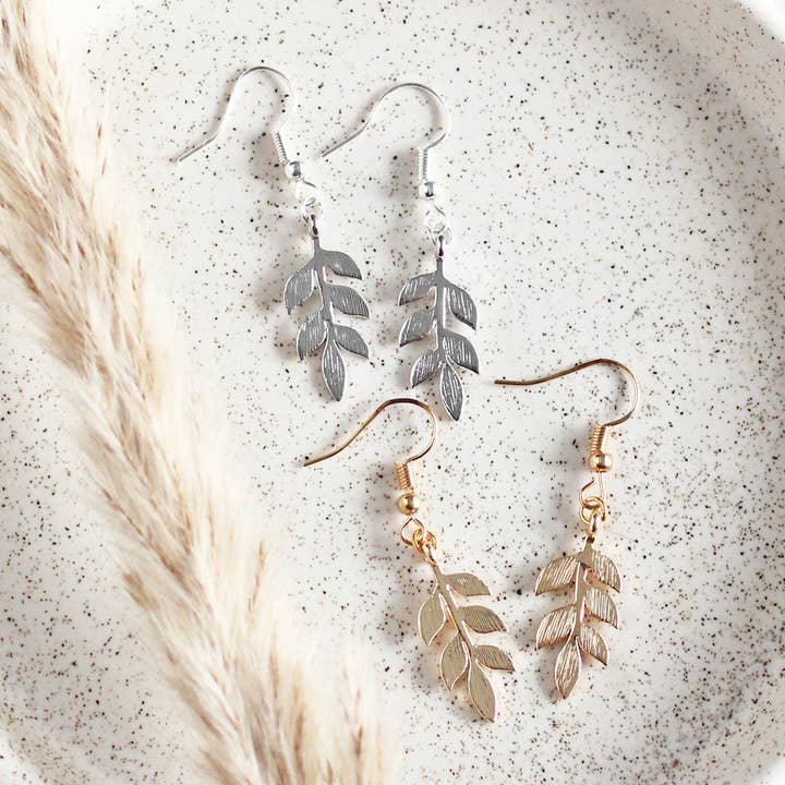 Boucles d'oreilles Leaf pour la vente par Birch Jewellery