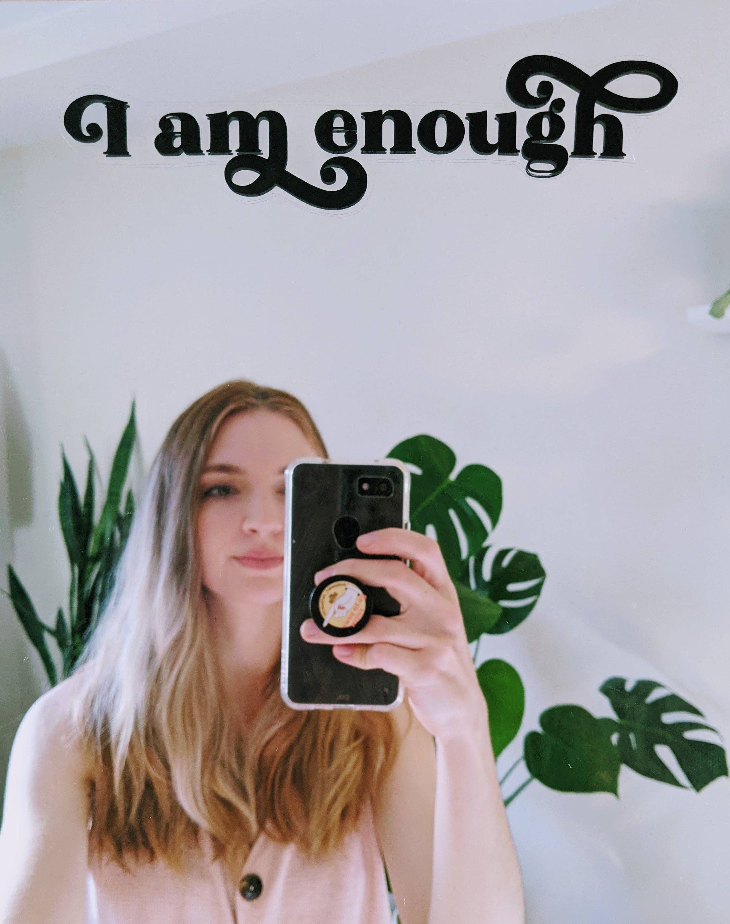 Prismatic Kitty – Engroshandel Vindues- og vægklistermærke – Jeg er nok spejlmærkat, Gælder med statisk klamring, Aftagelig, Lejervenlig, Gode vibes, Positive bekræftelser6