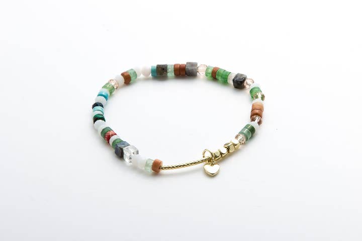 Multifarvet armbånd med hjerte for engroshandel hos Accessoires by KHB