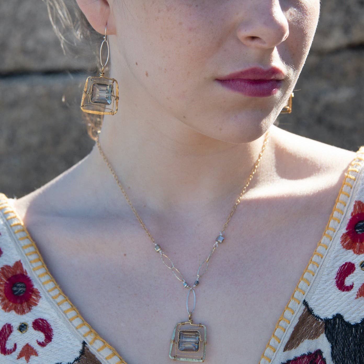 Art by any Means Jewelry - Vendita all'ingrosso Collana con ciondolo/pendaglio - Collana con Piastrelle di Cristallo Champagne 81193N3