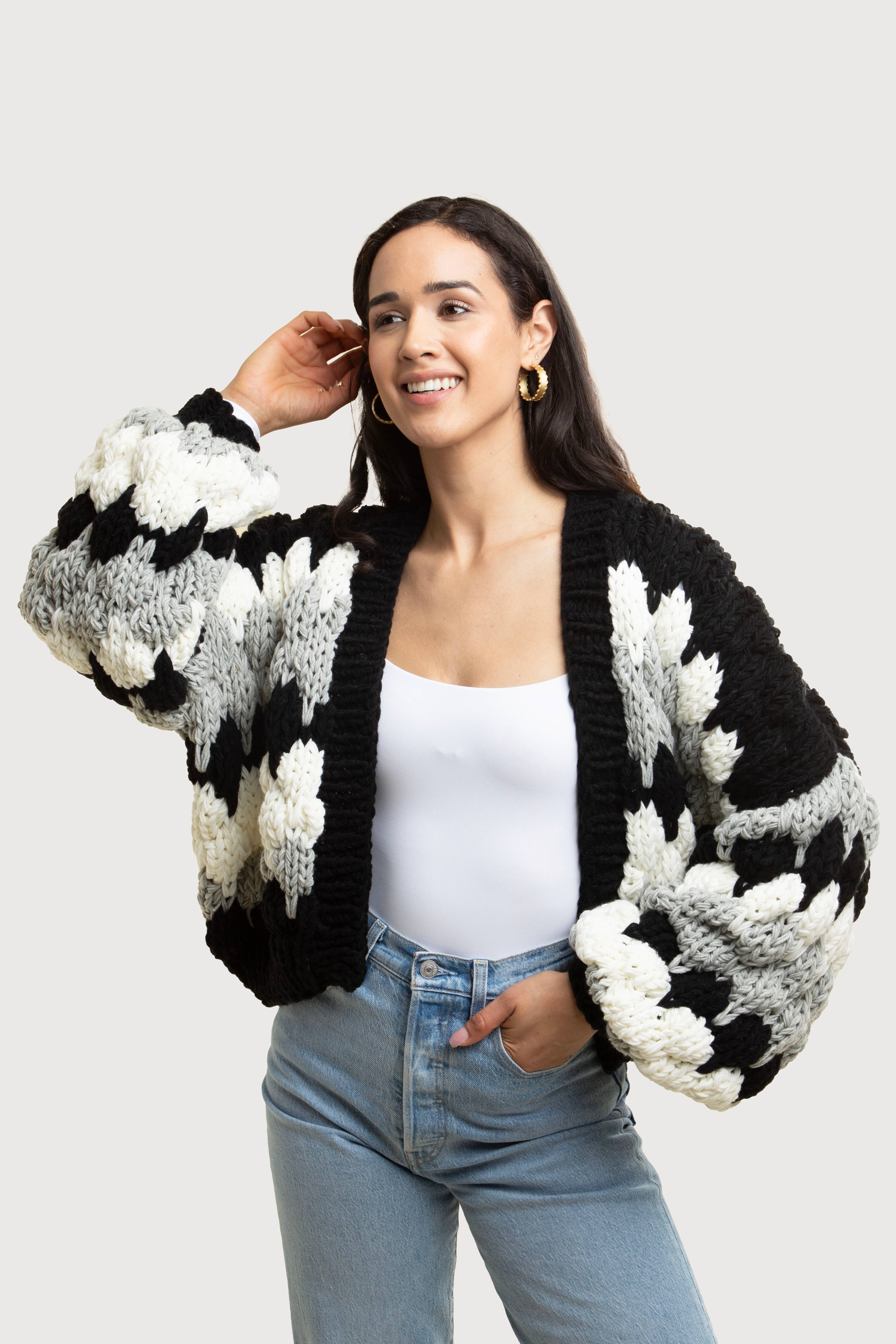 SAACHI – wholesale Cardigan – Women’s – Chunky Knit Cardigan Cropped5