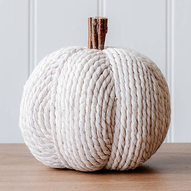 Natural Pale Pumpkin for wholesale by We Love Seasons EU