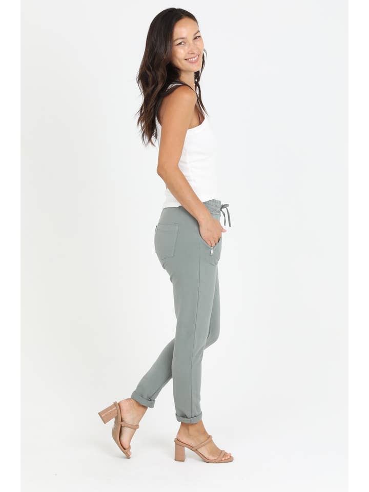 Nostalgia - Vente Pantalon d'intérieur/de jogging – femme - JOGG DE JOGGING EN TISSU ÉPONGE NP746-ASIS AVEC LIEN À NOUER SUR LE DEVANT ET POCHE ZIPPÉE21