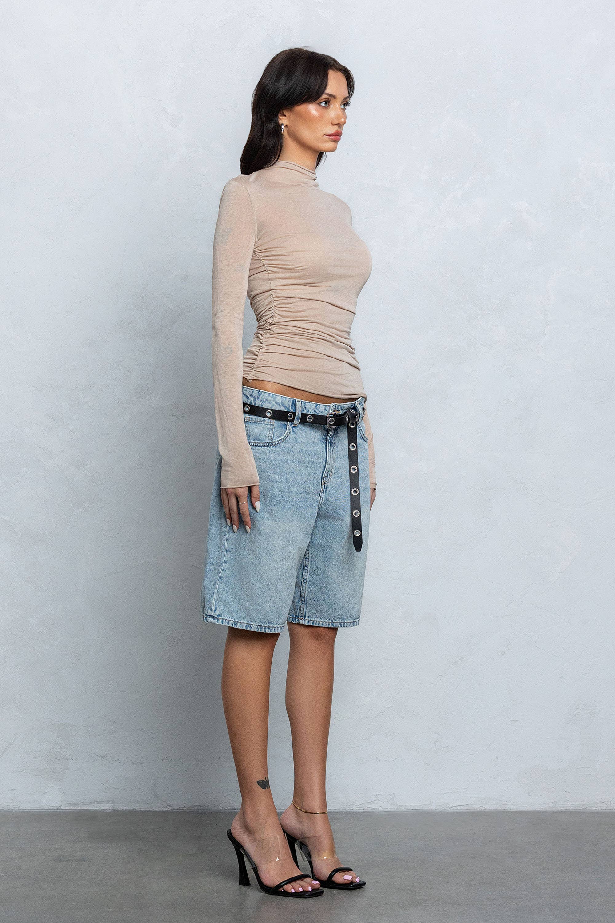 No Vacancy – Engroshandel Bluse - Dame – Gennemsigtig langærmet top med rynket hals2