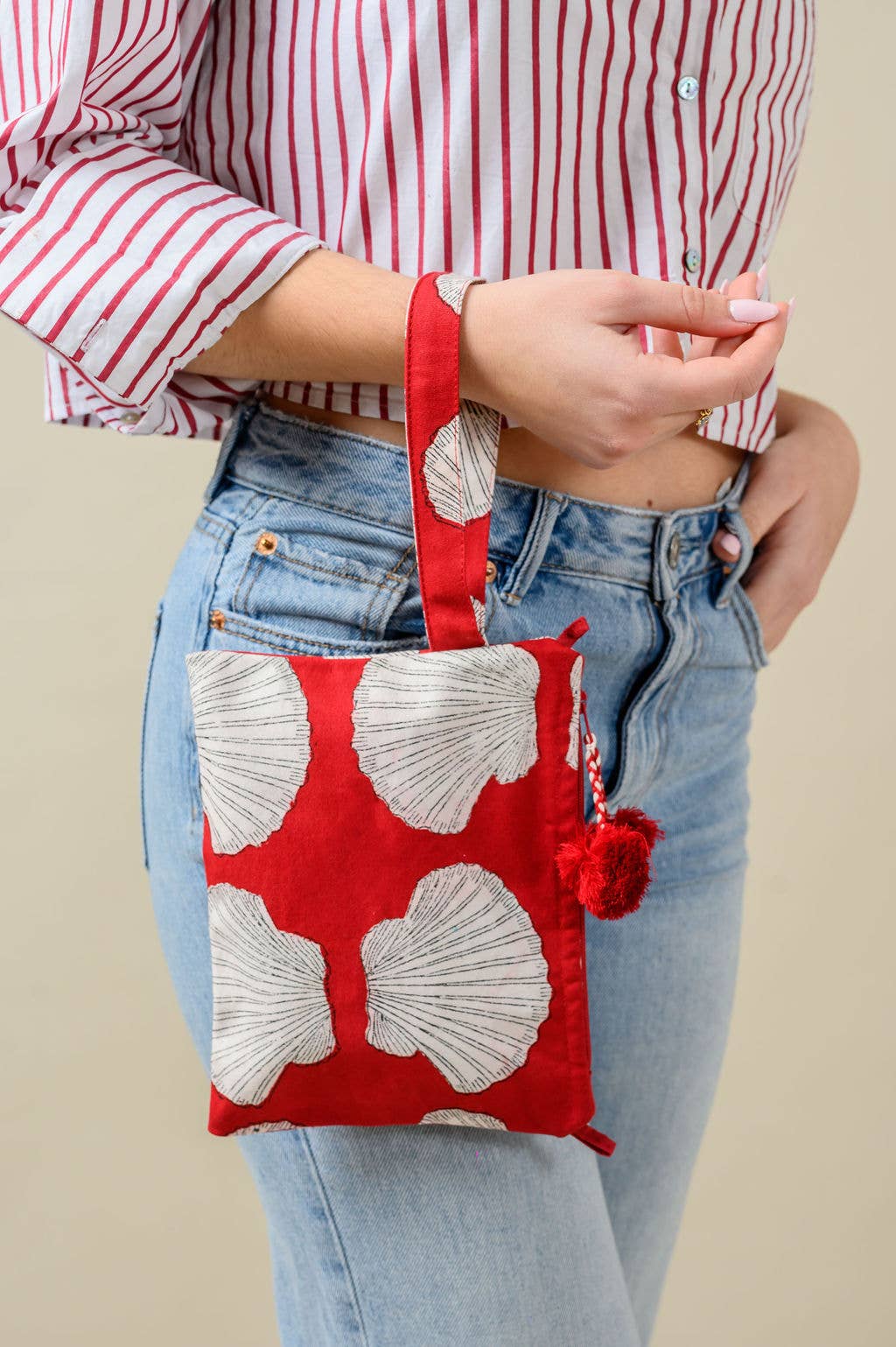 KORES ACCESSORIES – wholesale Pouch – Women’s – White Shell Pouch Bag3