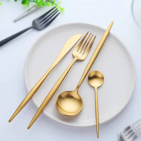 BRECK + FOX - Wholesale Dinnerware Set - Modern Dinnerware 24-Piece Set