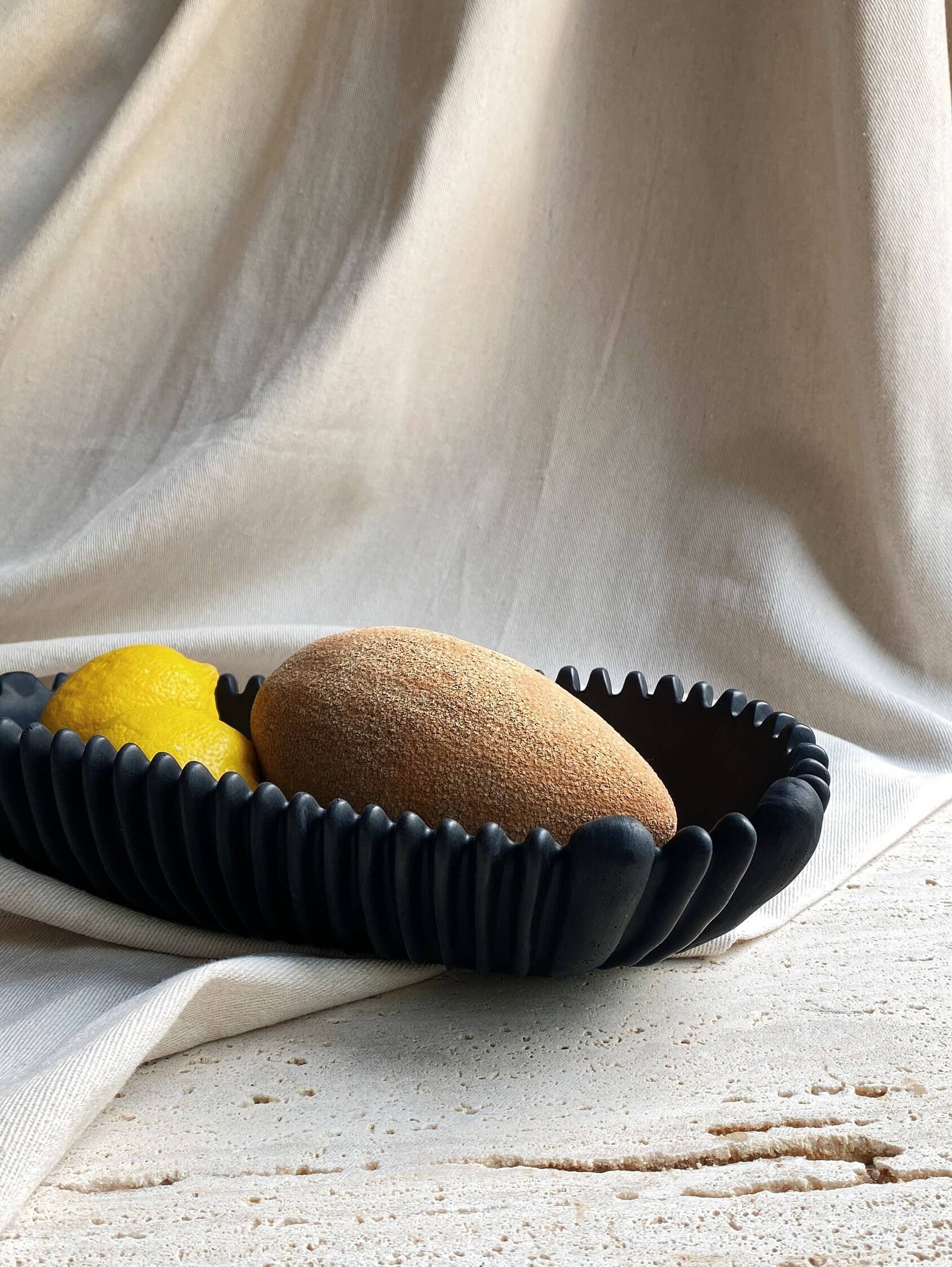 Atelier La Rouleuse - Wholesale Decorative Plate/Dish/Bowl - FORMA handmade concrete bowl9