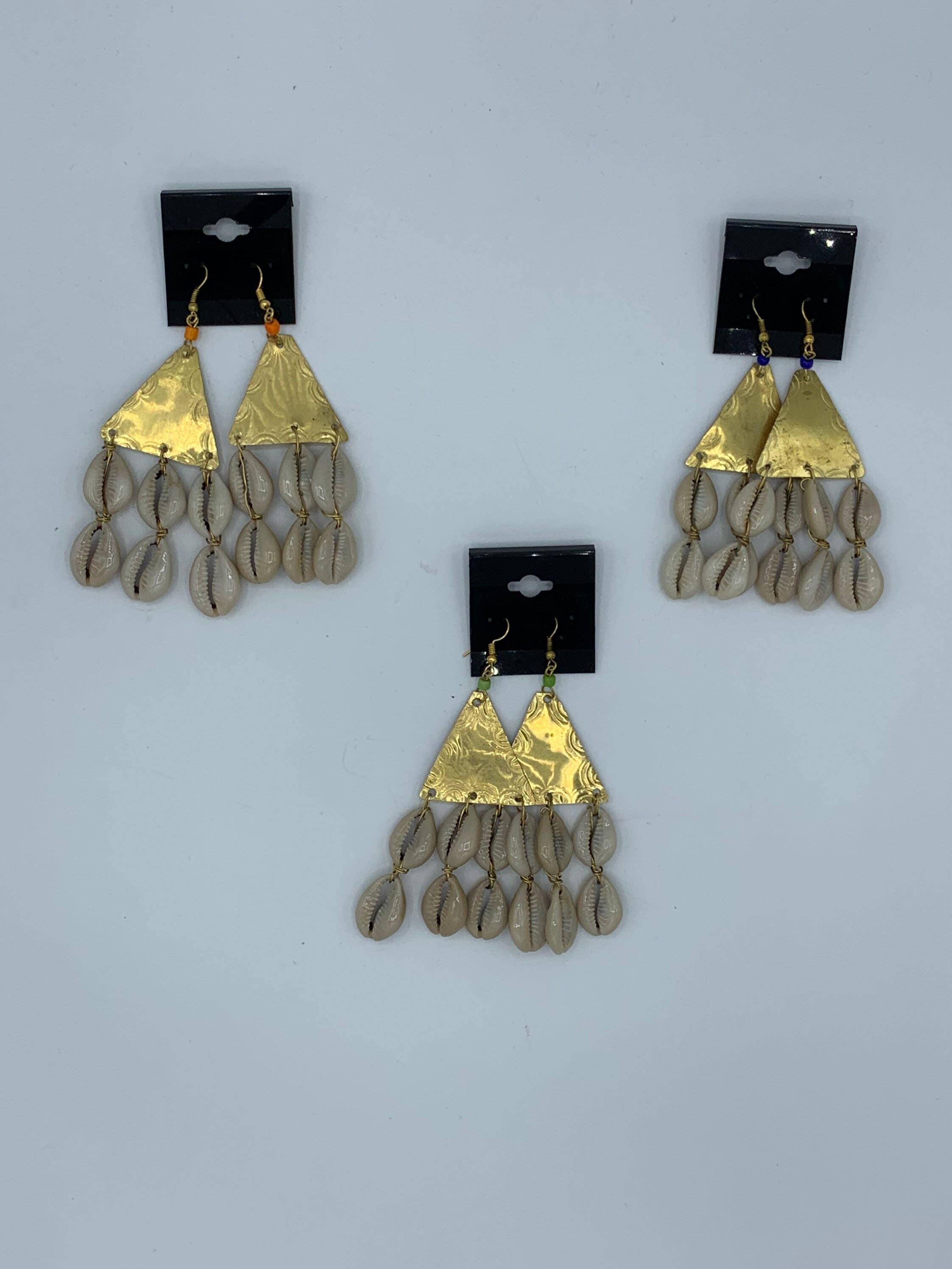 KENYAN SAFARI DESIGNS - Vendita all'ingrosso Orecchini pendenti - Orecchini lunghi con conchiglie di bisso in ottone5