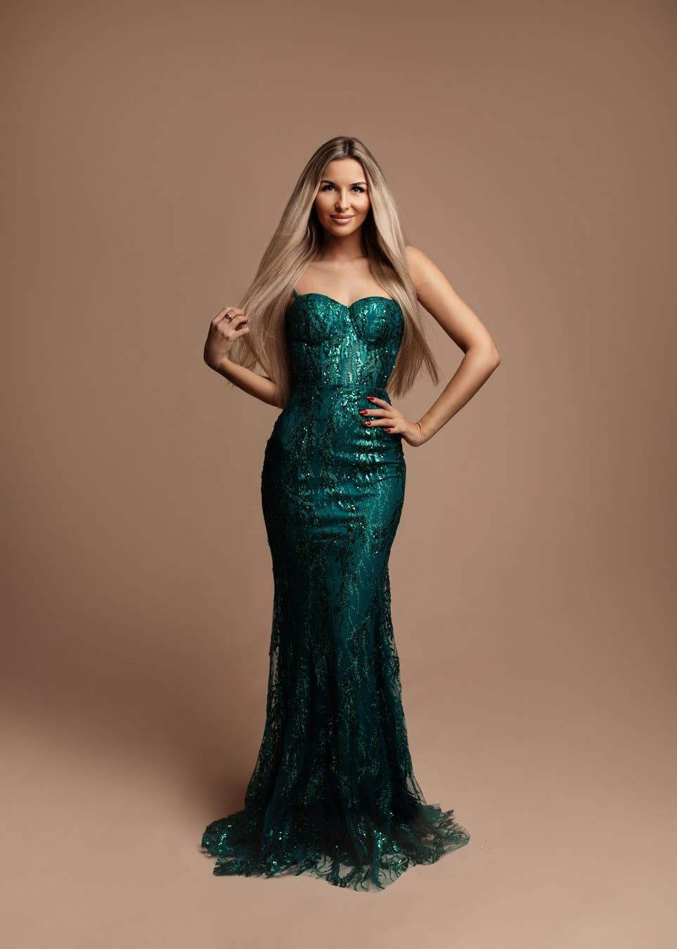 Eva & Lola - Epsilonn - Wholesale Gown - Women's - Long mermaid dress adorned with sequins - HM23639