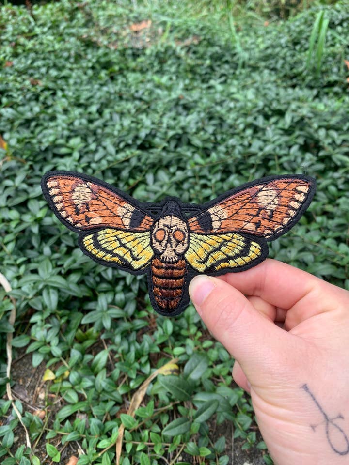 Death Moth strijkijzerplaat voor wholesale door Pocket Bean