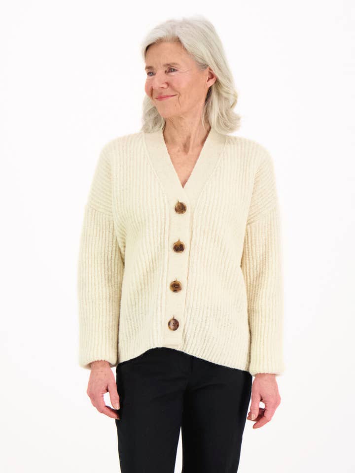 Elisabet Cardigan Cremefarben für den Großhandel von Ekta Helsinki