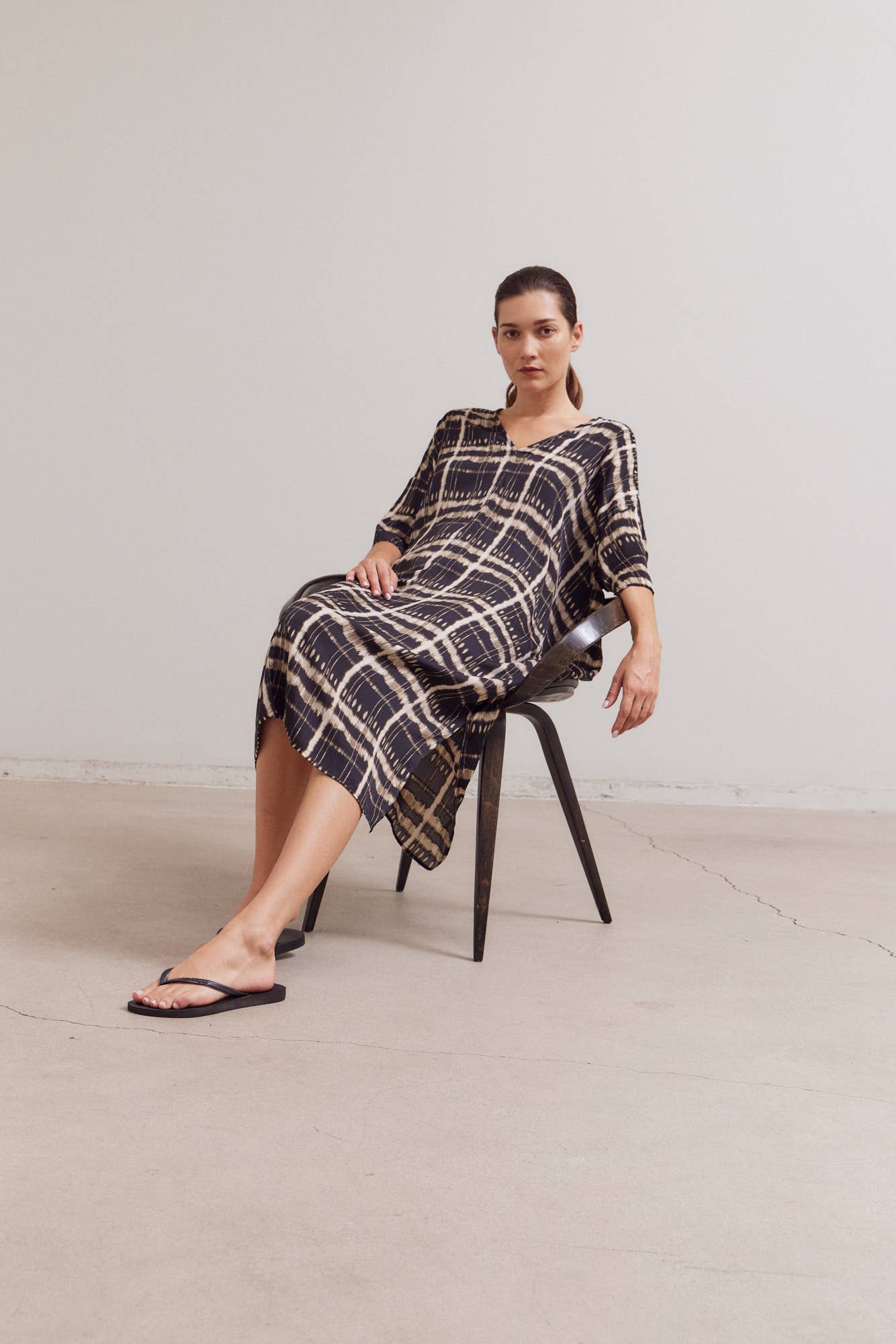 Grade & Gather – wholesale Dress – Women's – 60326PL - SATIN PRINT TUNIC DRESS0