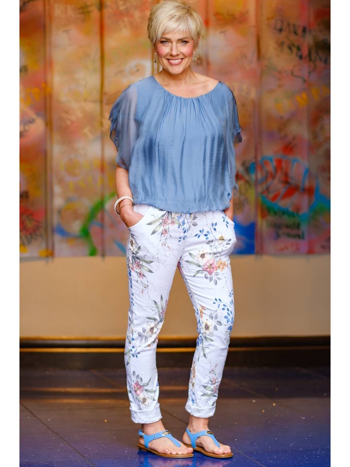 TINA Stephens Italy/Tees By Tina – Engroshandel Bluse - Dame – Aurora Flutter Fly Sleeve Silke Top m/Band Bund (BSS202)9