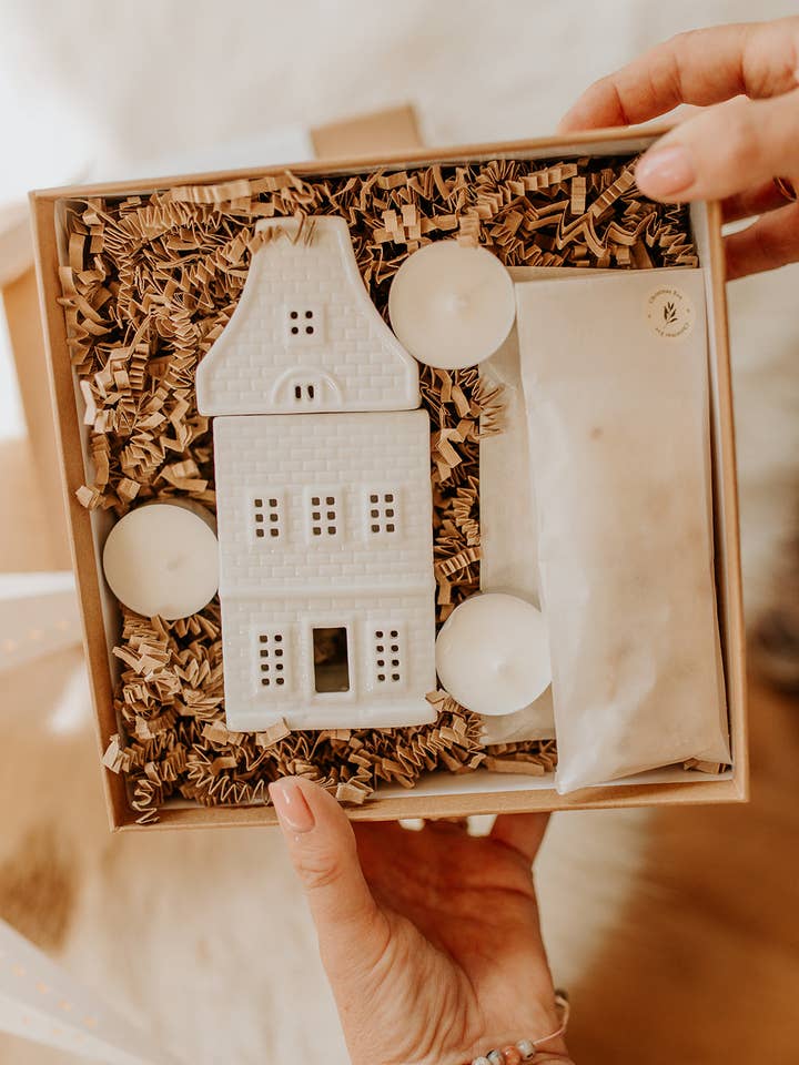 Winter Wax Melt Discovery Gift Set for wholesale by Willow & Finn Wellbeing | Soy Wax Refillable Candles