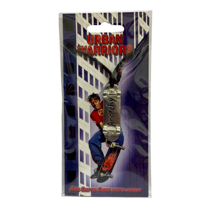 Collana in peltro Anarchy Skateboard Street Jewelry (USA-DDP) per la vendita all'ingrosso da parte di Myth & Magik - Silver Jewellery Cavern Wholesale