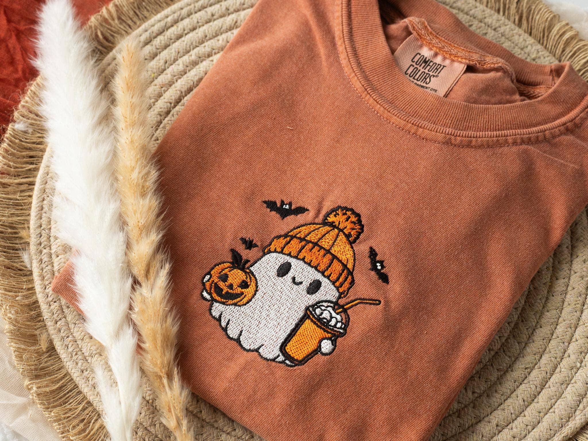 Nunu's Studio - Wholesale T-Shirt - Women's - Embroidered Coffee Lover Ghost Fall T-shirt for Women1