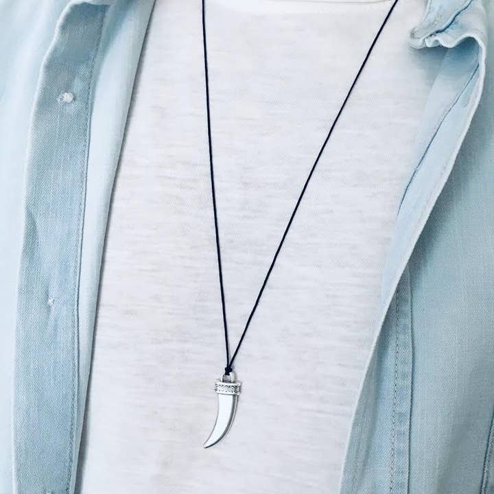 Colar masculino de chifre por atacado de QUEENHANDMADES