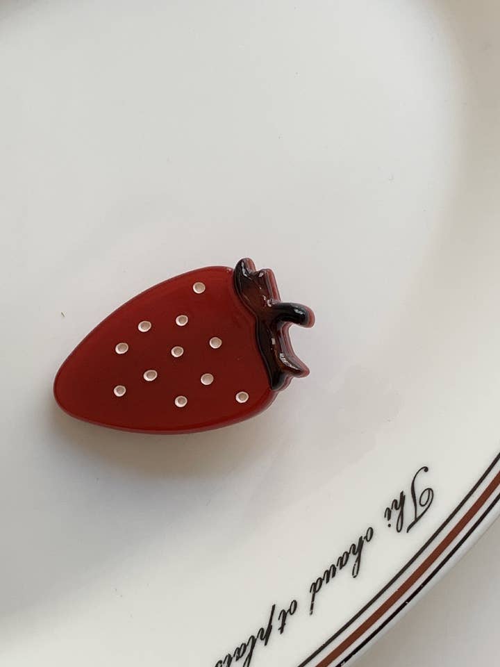 Presilha de Cabelo Coração de Morango de Chocolate Fofo DP25D992 por atacado de Dipped Shop