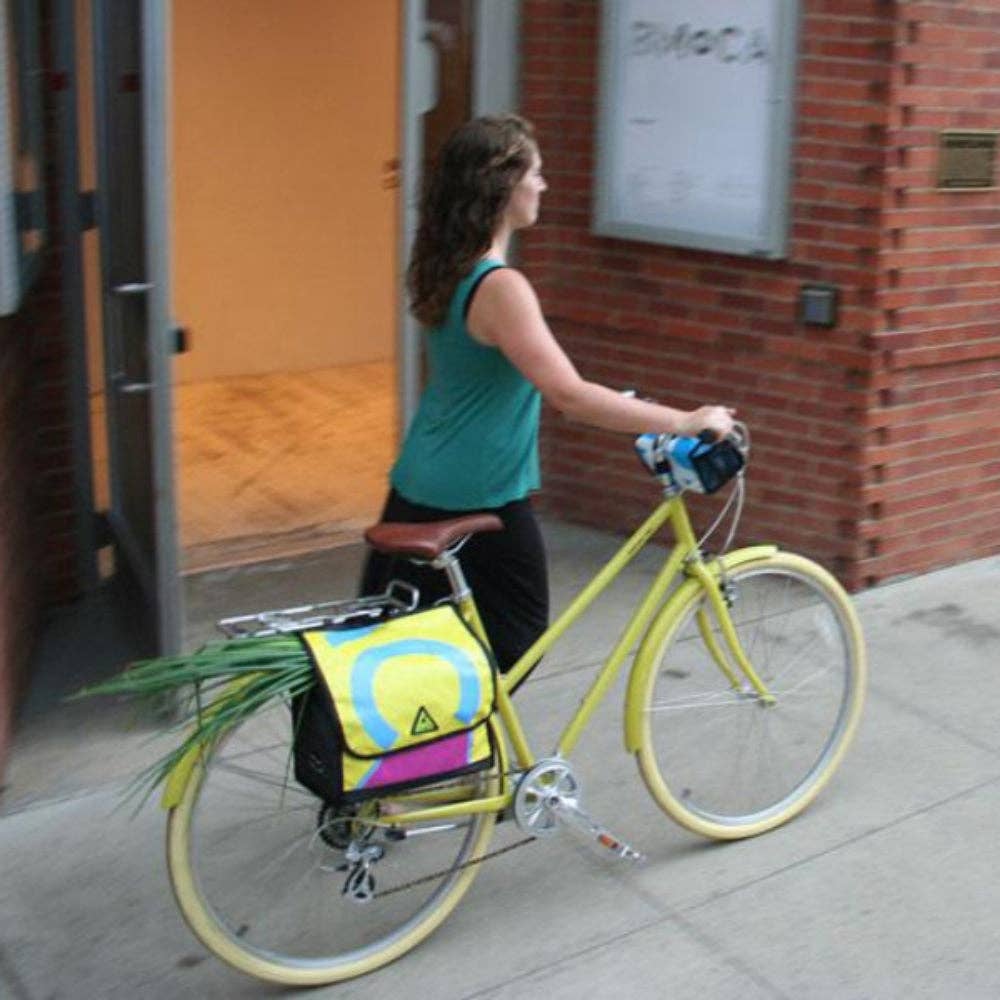 Alchemy Goods - Wholesale Biking Accessories - Green Guru- Dutchy 22L Pannier1